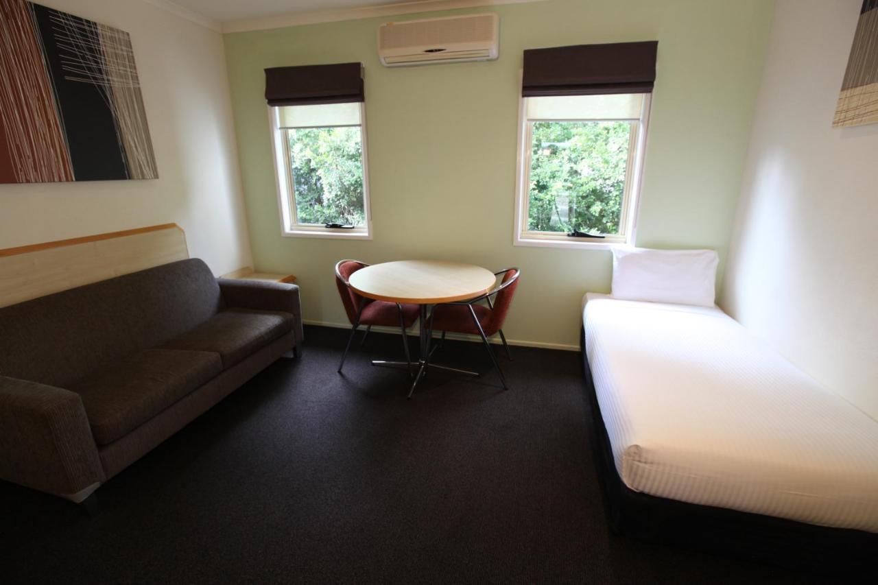 Red Bridge Motor Inn Woombye Exterior photo